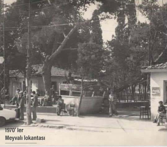 1970'ler Halkalı köy meydanı